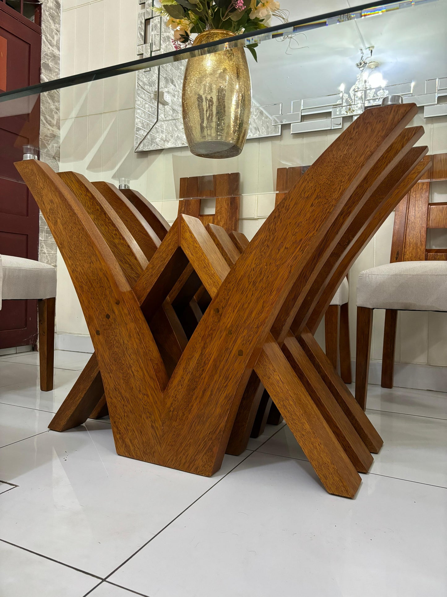 Juego de comedor con madera tonillo
