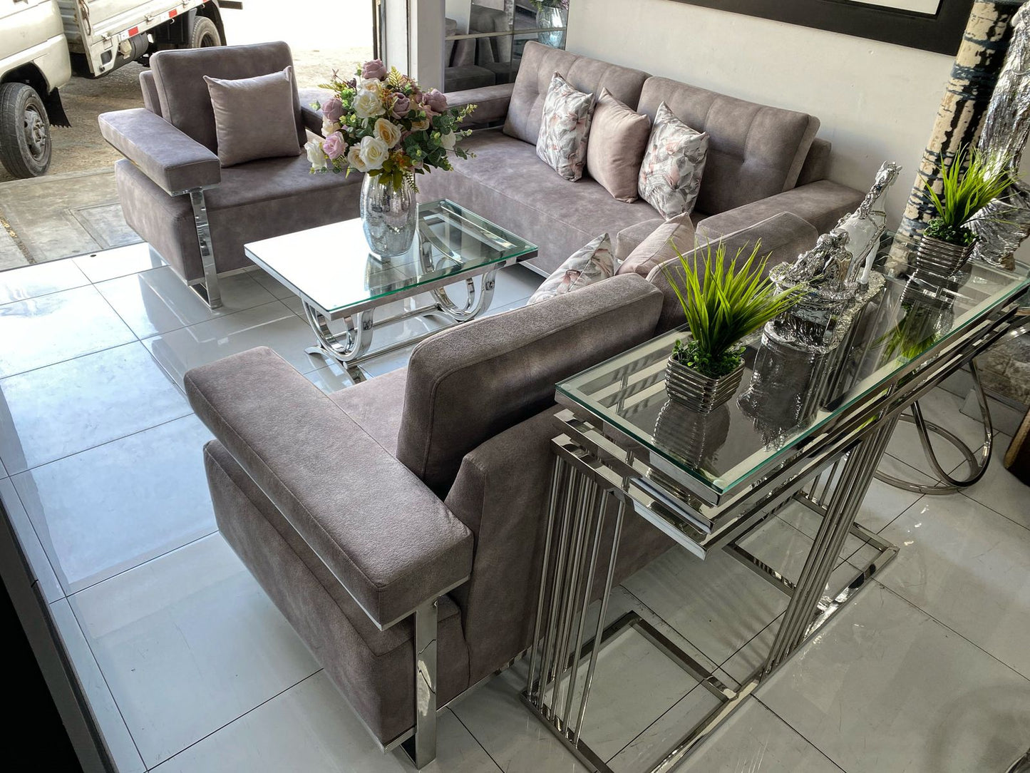 Mueble Mercedes Rosado con patas de acero 100% inoxidable