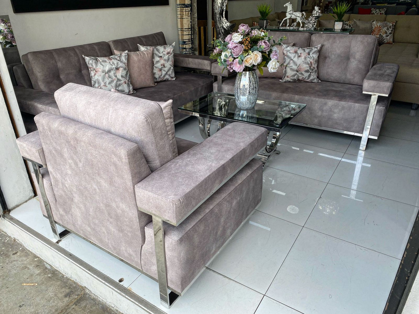 Mueble Mercedes Rosado con patas de acero 100% inoxidable