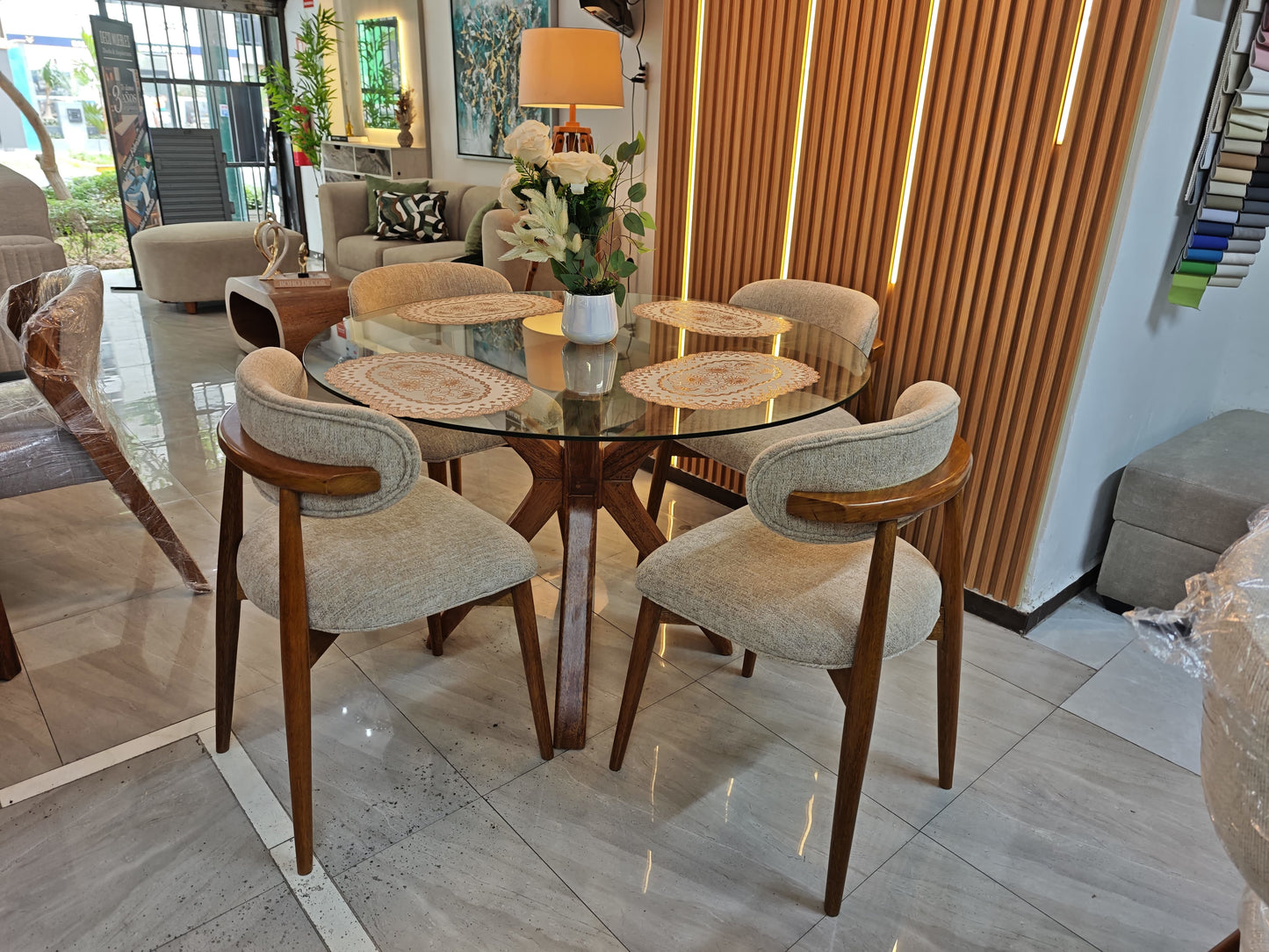 Comedor Redondo Moderno — Ideal para Departamentos Pequeños