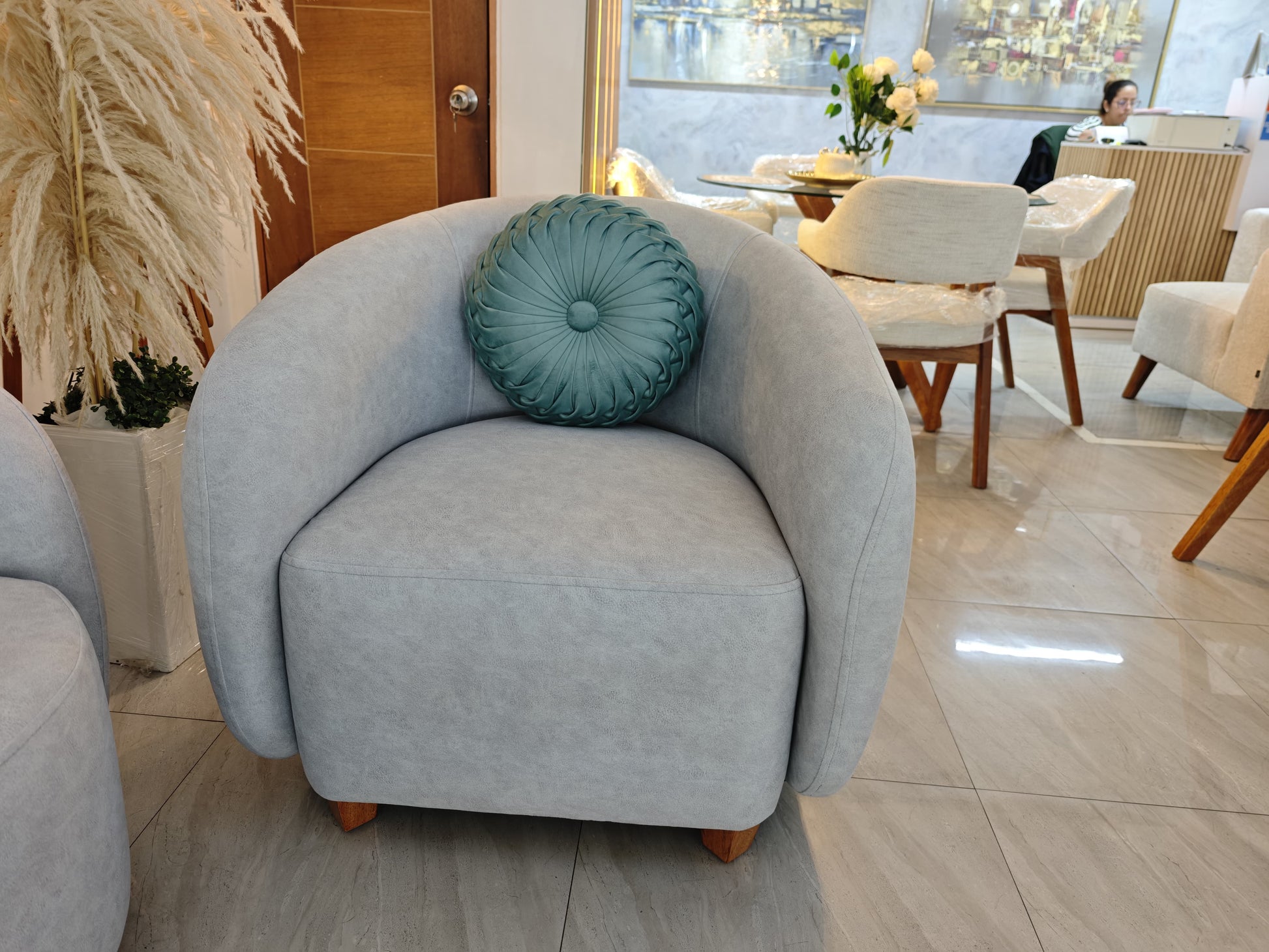 Butaca para sala curvo Deco Muebles
