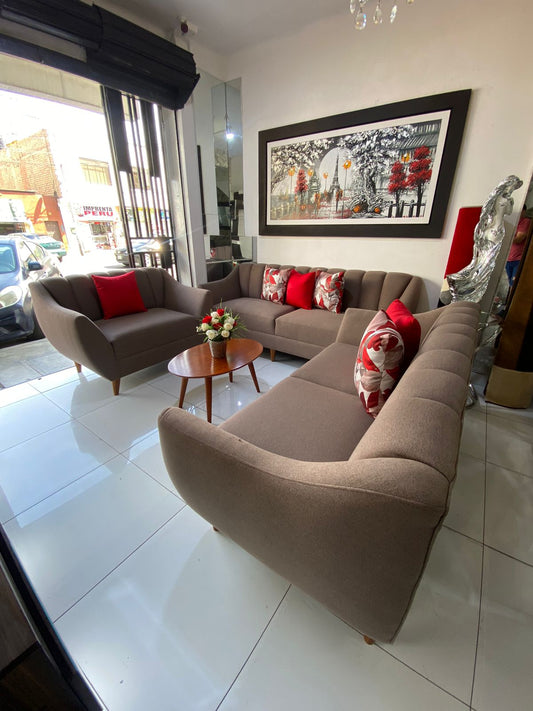 Juego de sala Vintage Abanico 3-2-1 en tela taupe, vista de sala - Deco Muebles